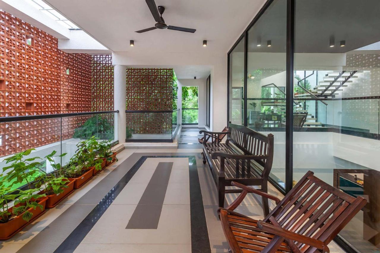 Villa Sereno By Stayvista - An Elegant And Entertaining Retreat Featuring A Swimming Pool, Outdoor Jacuzzi, Modern Interiors, And A Snooker Table Alībāg Eksteriør bilde