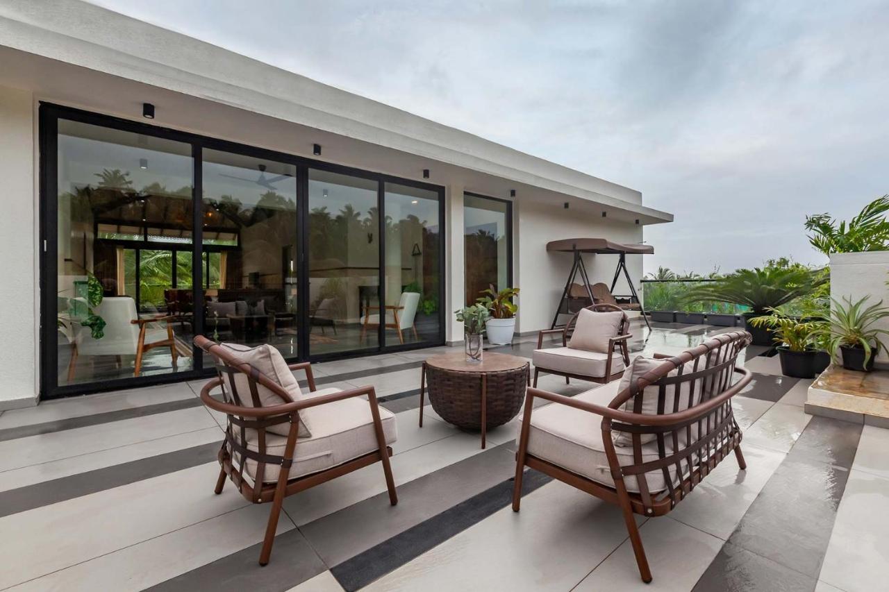 Villa Sereno By Stayvista - An Elegant And Entertaining Retreat Featuring A Swimming Pool, Outdoor Jacuzzi, Modern Interiors, And A Snooker Table Alībāg Eksteriør bilde