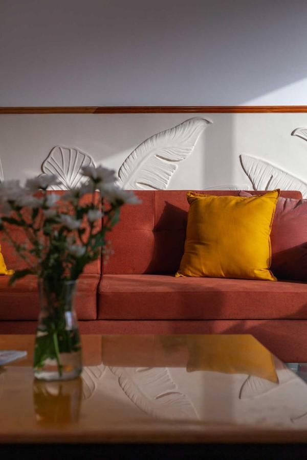 Villa Sereno By Stayvista - An Elegant And Entertaining Retreat Featuring A Swimming Pool, Outdoor Jacuzzi, Modern Interiors, And A Snooker Table Alībāg Eksteriør bilde